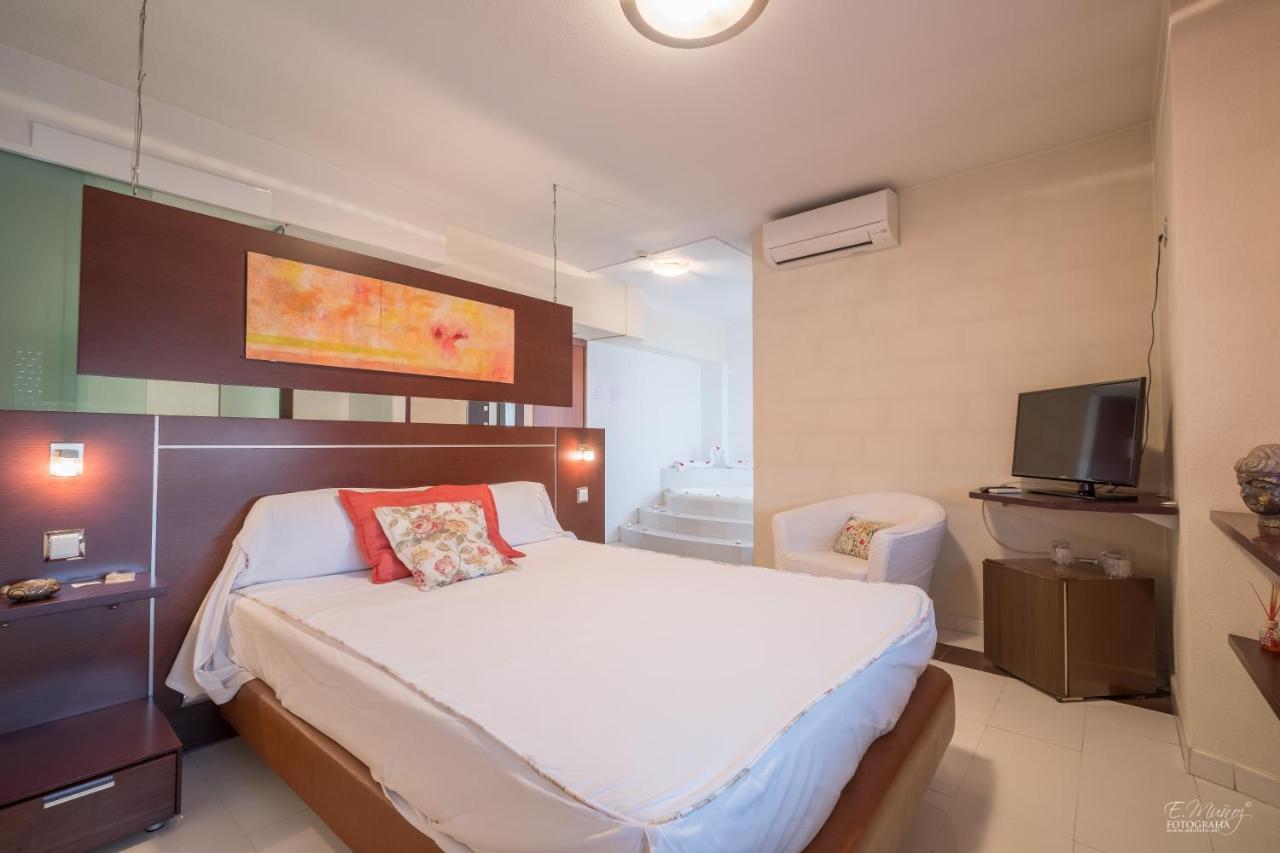 Hotel Vivar Grinon Exterior photo