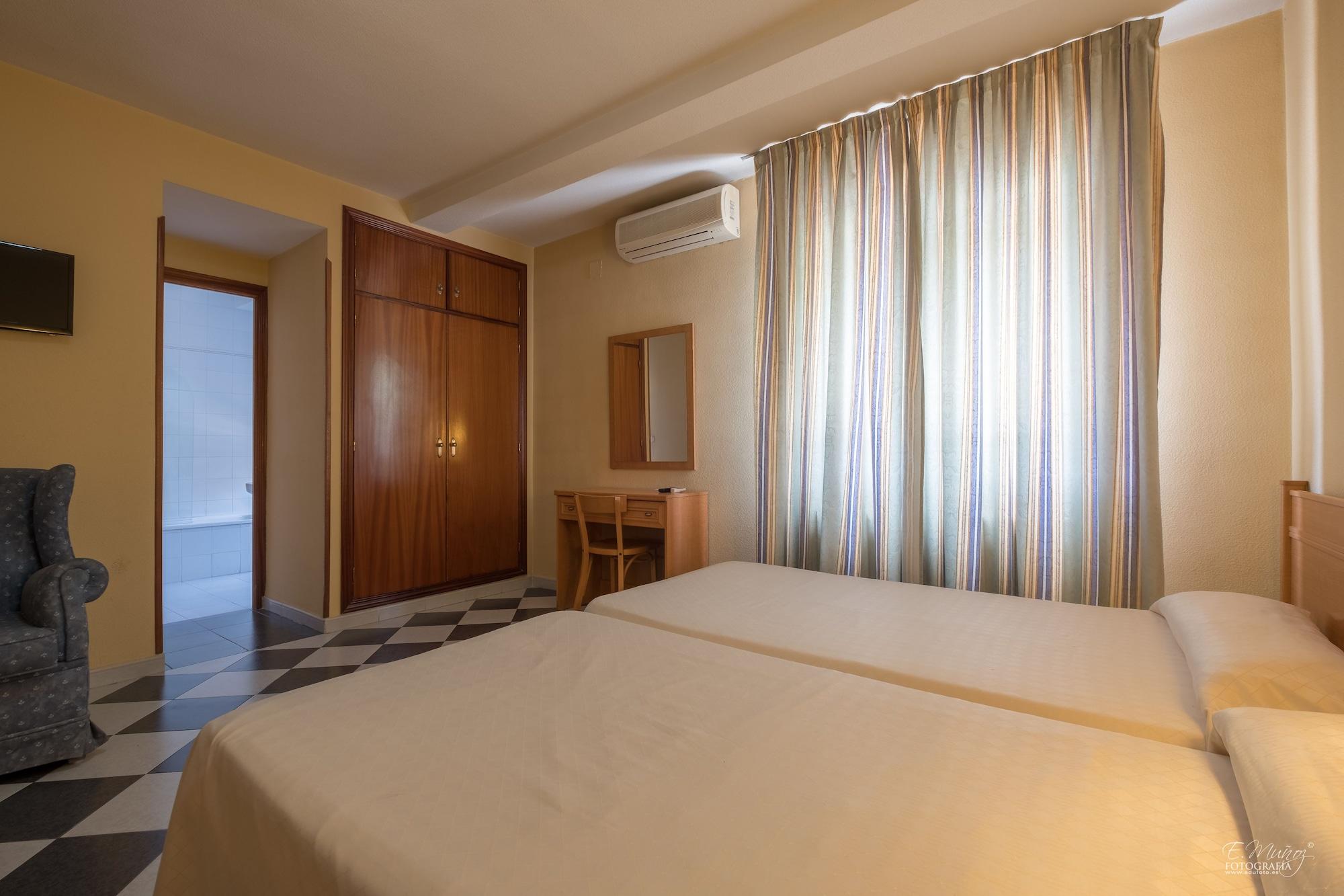 Hotel Vivar Grinon Exterior photo