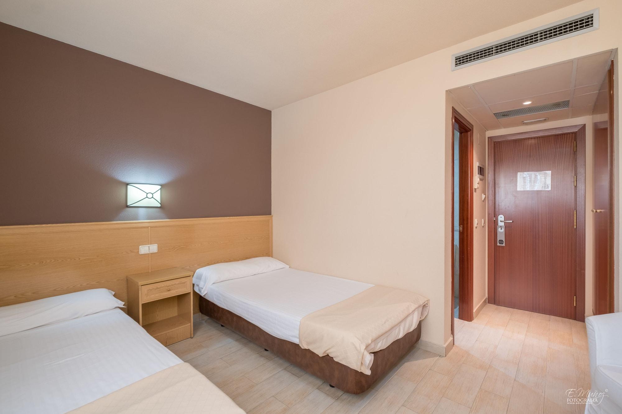 Hotel Vivar Grinon Exterior photo