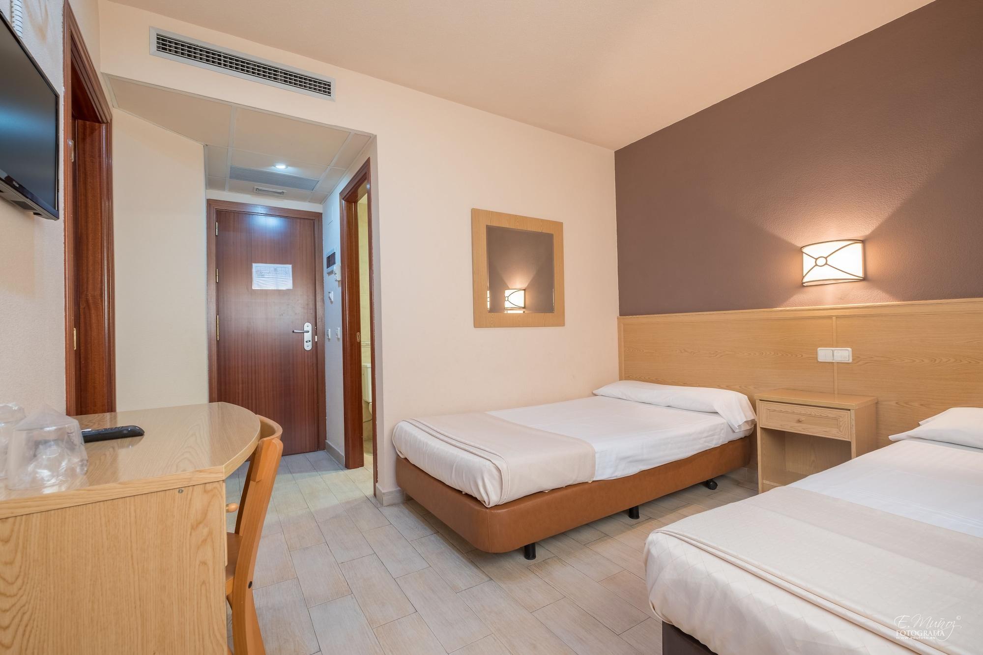Hotel Vivar Grinon Exterior photo