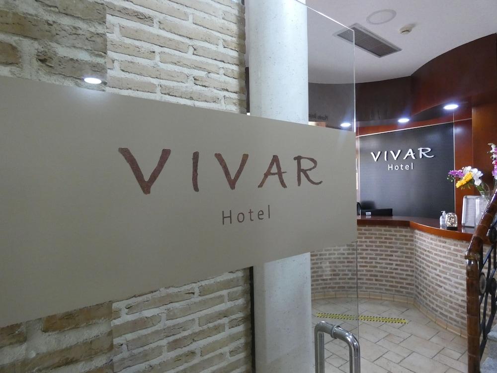 Hotel Vivar Grinon Exterior photo
